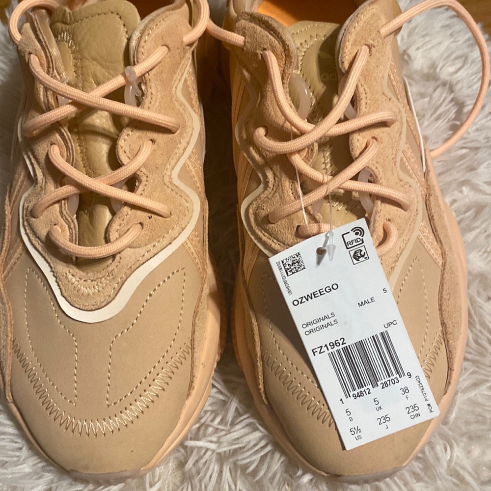 Brand new Adidas Ozweego 5.5